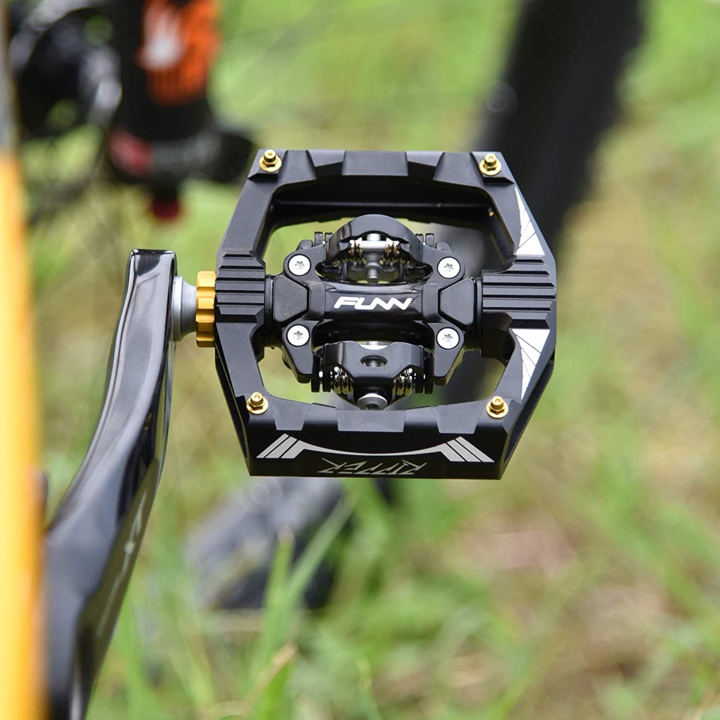 Ripper Mountain Bike Clipless Pedals, Rocker Clip/Spring-Loaded Clip-In Mechanism, Compatible with SPD Cleats, 9/16" Crmo Axle Bicycle Pedals for Mtb/Gravel Cycling